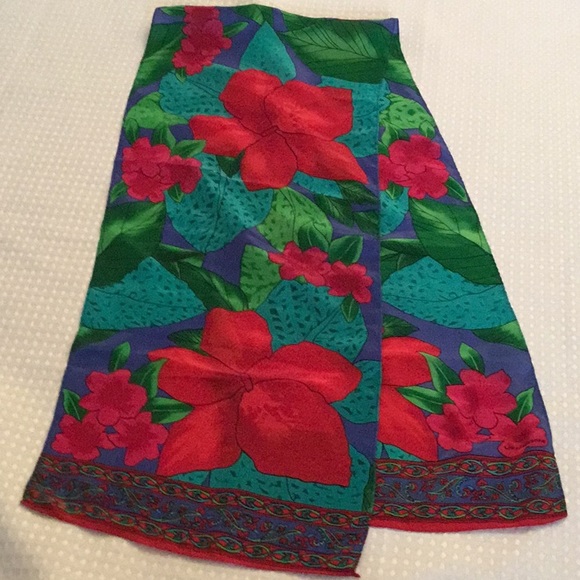 Scarf - Picture 1 of 3